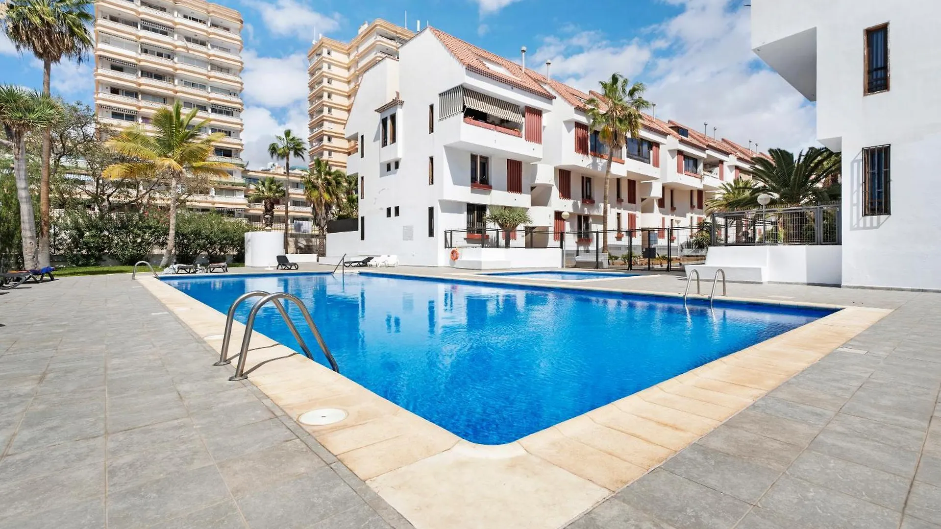 ארונה Duplex Altemar Playa Las Americas